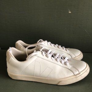 Veja Sneakers- White Size 40